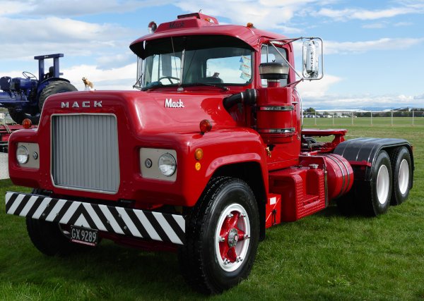 A heavy-duty Mack R Series cab
